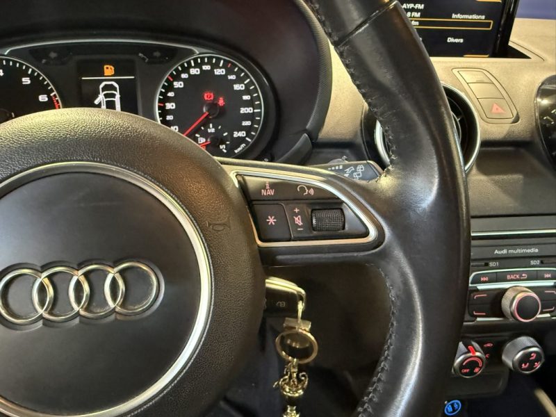 AUDI A1 1.0 TFSI 95CV  AMBIENTE / PREMIÈRE MAIN