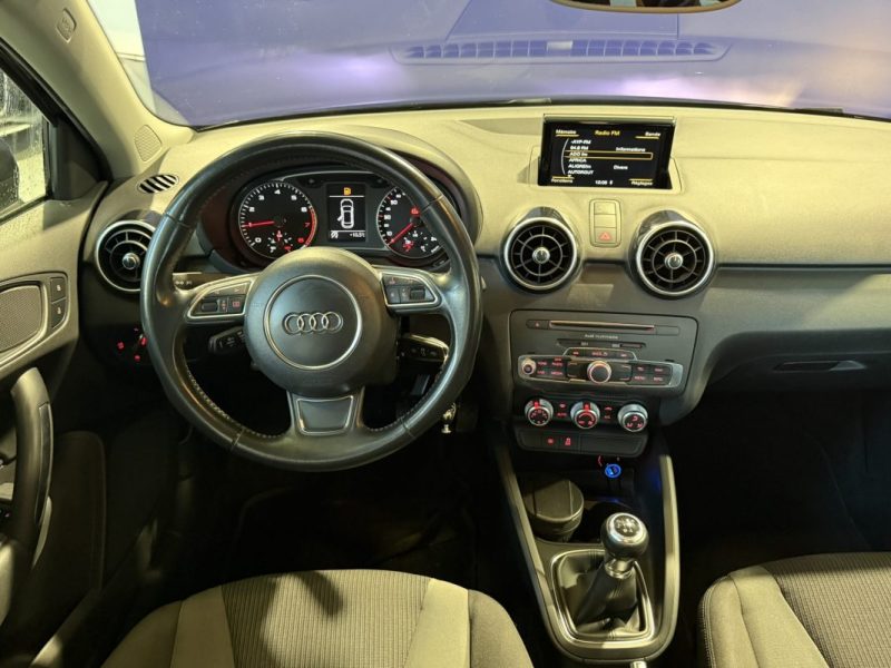 AUDI A1 1.0 TFSI 95CV  AMBIENTE / PREMIÈRE MAIN