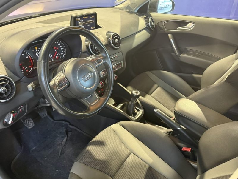 AUDI A1 1.0 TFSI 95CV  AMBIENTE / PREMIÈRE MAIN