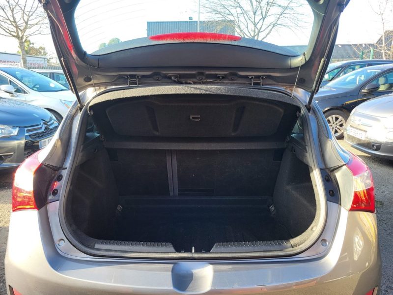 HYUNDAI I30 1.6 CRDI 110 cv - GARANTIE