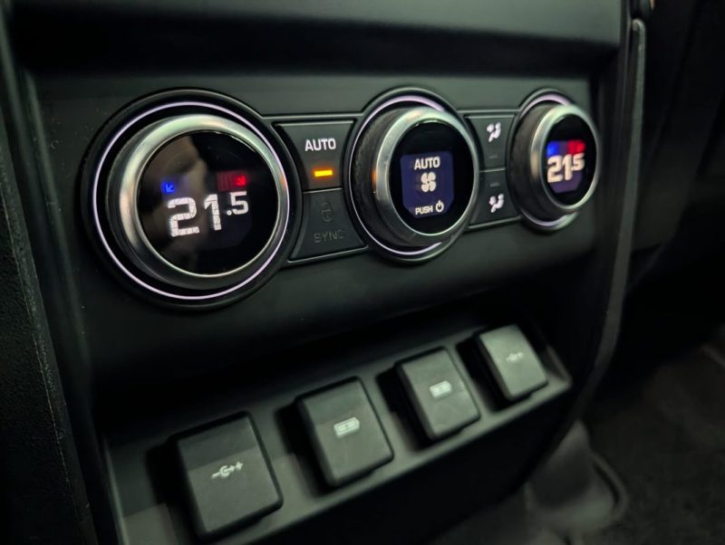 LAND ROVER DEFENDER 5 LIMITED 2.0 SD4 240Cv 