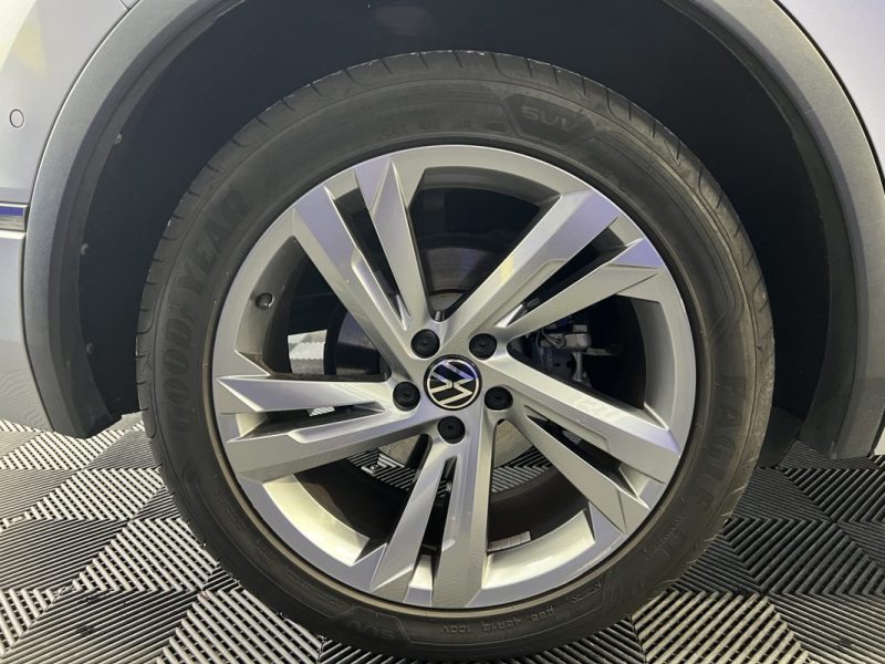 Volkswagen Tiguan II 2.0 TDI 150ch R Line DSG7 | 97 000 KM | Toit ouvrant | Caméra | Cockpit