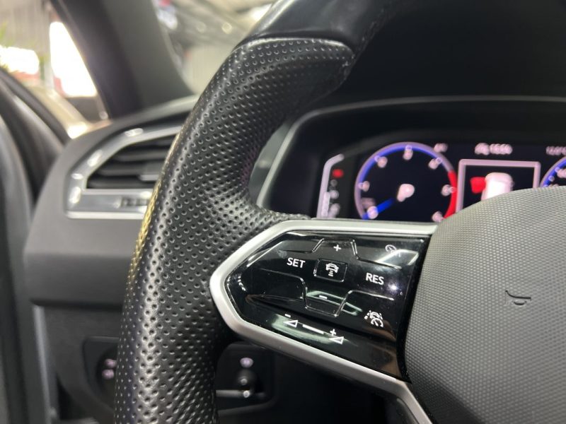 Volkswagen Tiguan II 2.0 TDI 150ch R Line DSG7 | 97 000 KM | Toit ouvrant | Caméra | Cockpit