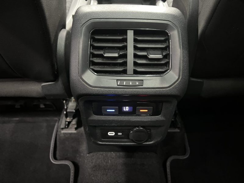 Volkswagen Tiguan II 2.0 TDI 150ch R Line DSG7 | 97 000 KM | Toit ouvrant | Caméra | Cockpit