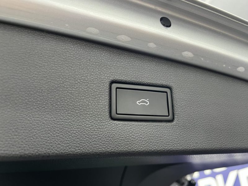 Volkswagen Tiguan II 2.0 TDI 150ch R Line DSG7 | 97 000 KM | Toit ouvrant | Caméra | Cockpit