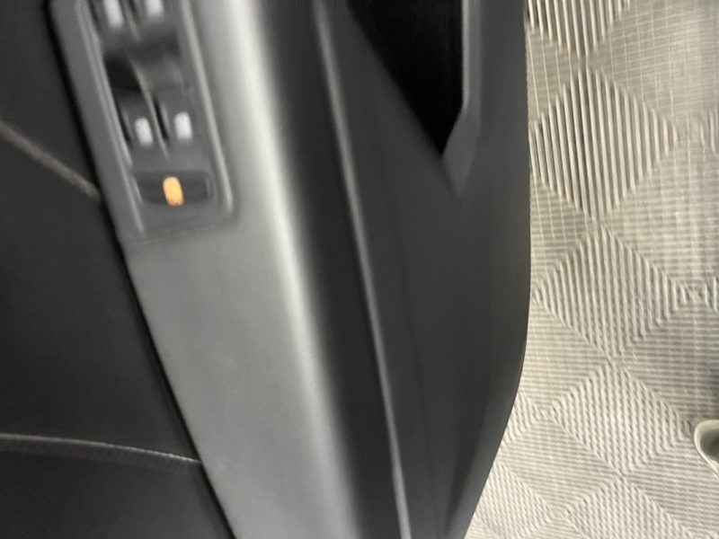 Volkswagen Tiguan II 2.0 TDI 150ch R Line DSG7 | 97 000 KM | Toit ouvrant | Caméra | Cockpit