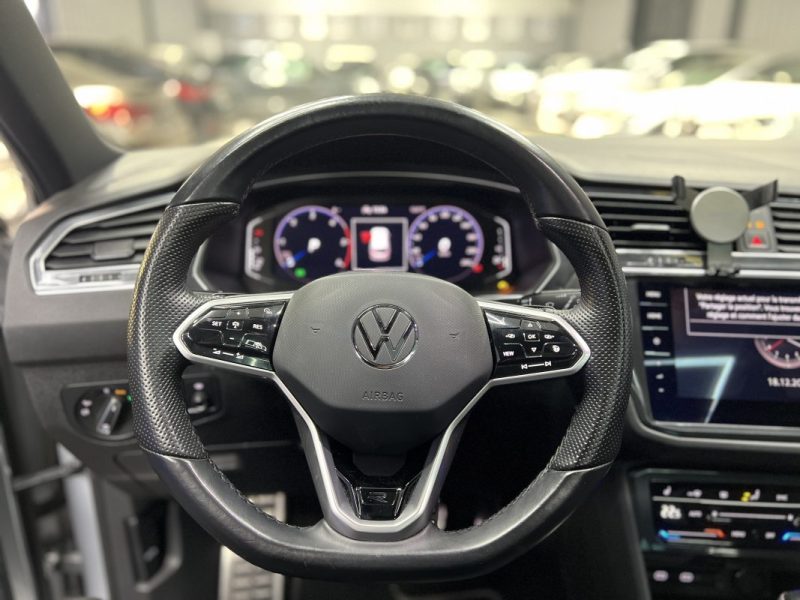 Volkswagen Tiguan II 2.0 TDI 150ch R Line DSG7 | 97 000 KM | Toit ouvrant | Caméra | Cockpit