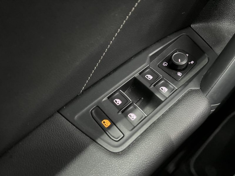 Volkswagen Tiguan II 2.0 TDI 150ch R Line DSG7 | 97 000 KM | Toit ouvrant | Caméra | Cockpit