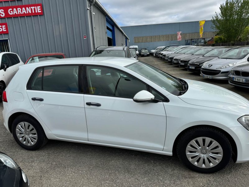 VOLKSWAGEN GOLF 