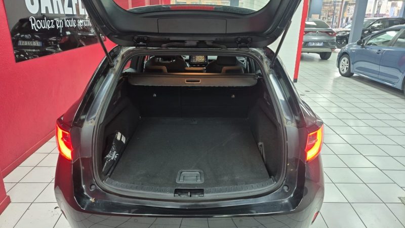 TOYOTA COROLLA TOURING SPORTS 122cv NOIR/1 ERE MAIN/TVA RECUPERABLE