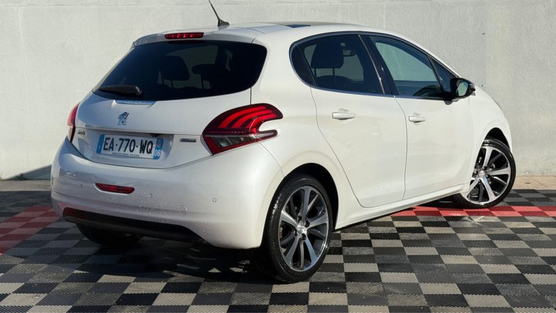 PEUGEOT 208 1.2 E THP 110CH ALLURE S&S BOITE AUTOMATIQUE !! 5CV 5P 2016