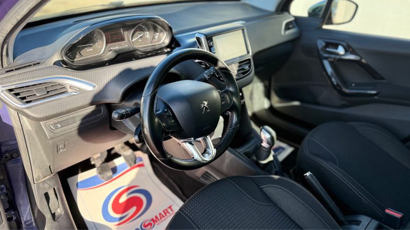 PEUGEOT 208 1.2VTI  82 CV ALLURE !!!  PREMIERE MAINS !!!!