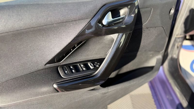 PEUGEOT 208 1.2VTI  82 CV ALLURE !!!  PREMIERE MAINS !!!!