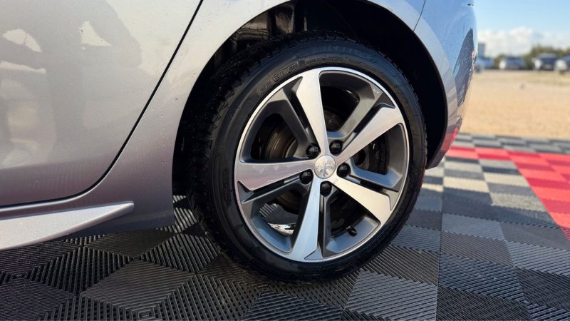 PEUGEOT 308 II 1.2 E THP 130CH GT LINE S&S 5P 2015