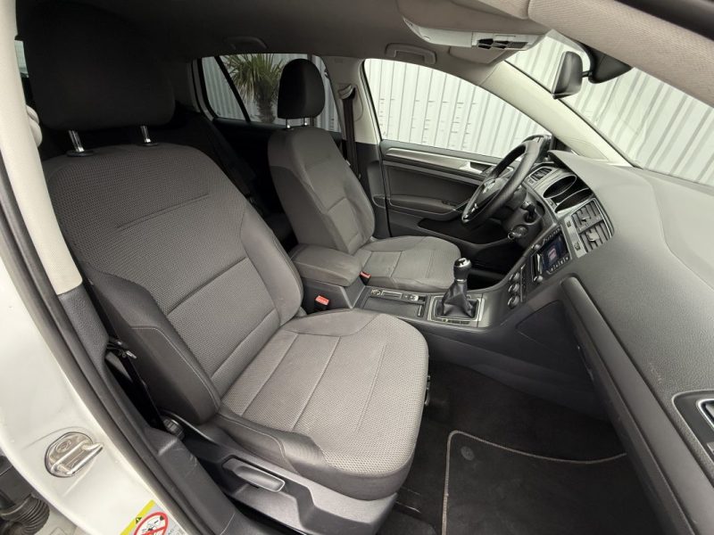 VOLKSWAGEN GOLF 1.6 TDI 105CH BLUEMOTION TECHNOLOGY 