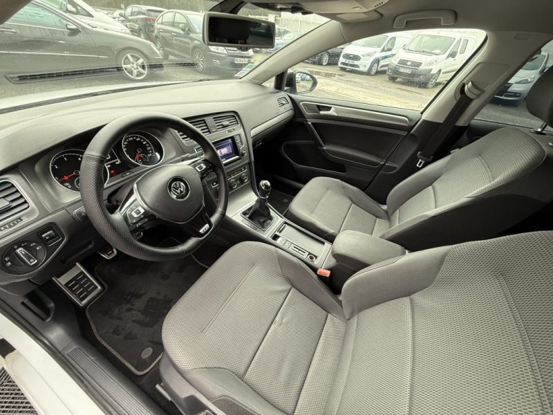 VOLKSWAGEN GOLF 1.6 TDI 105CH BLUEMOTION TECHNOLOGY 