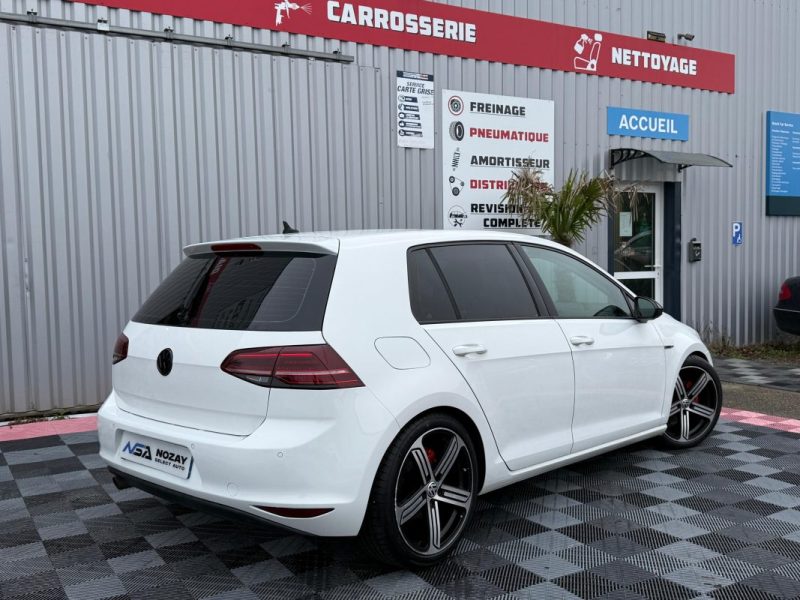 VOLKSWAGEN GOLF 1.6 TDI 105CH BLUEMOTION TECHNOLOGY 