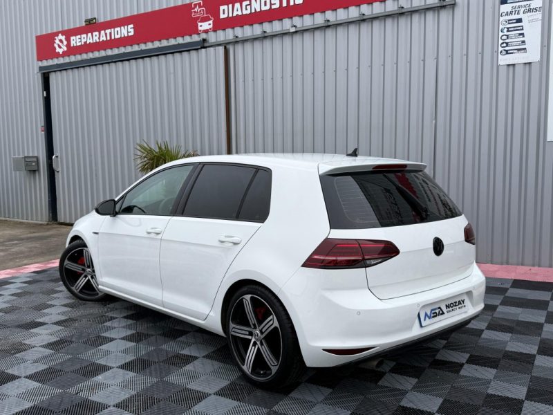 VOLKSWAGEN GOLF 1.6 TDI 105CH BLUEMOTION TECHNOLOGY 