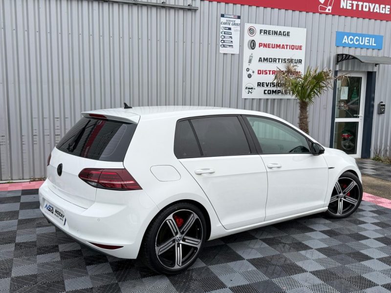 VOLKSWAGEN GOLF 1.6 TDI 105CH BLUEMOTION TECHNOLOGY 