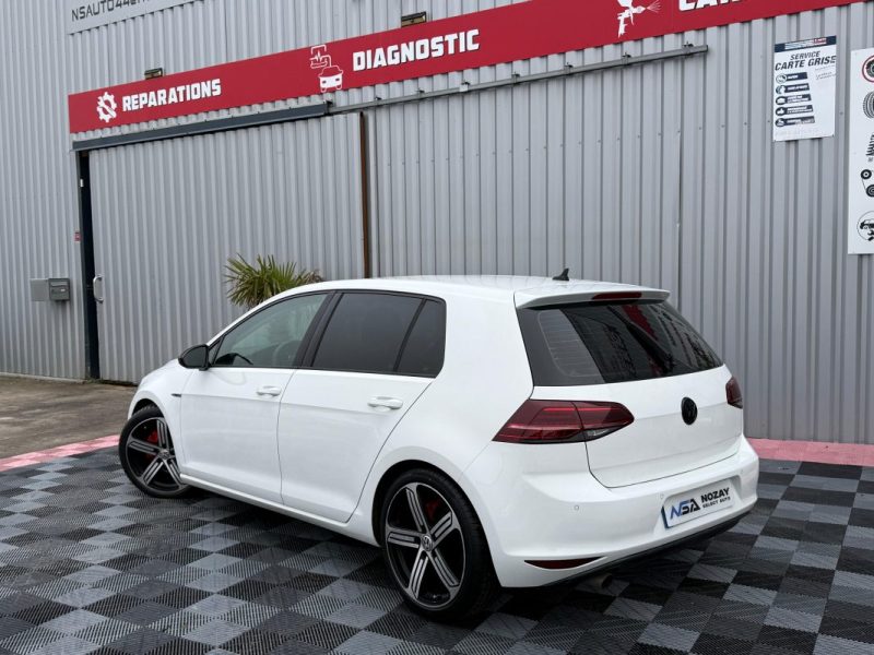 VOLKSWAGEN GOLF 1.6 TDI 105CH BLUEMOTION TECHNOLOGY 