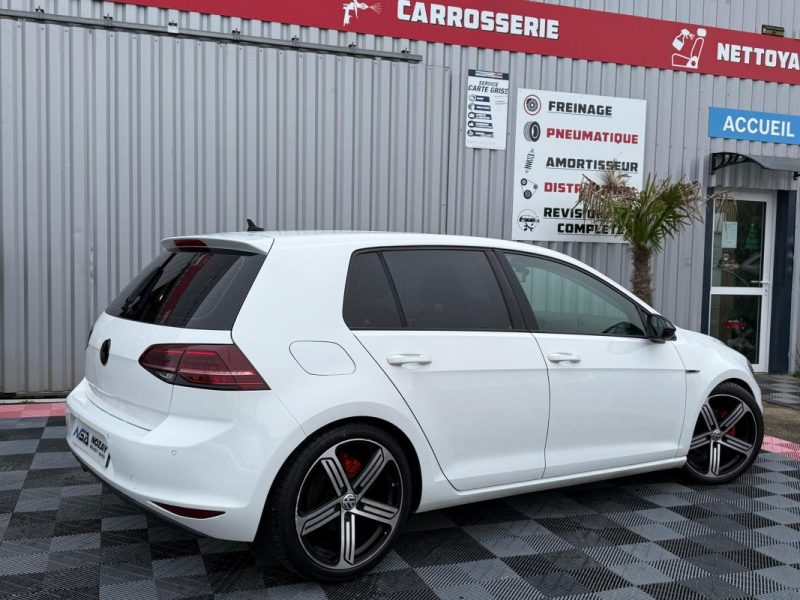 VOLKSWAGEN GOLF 1.6 TDI 105CH BLUEMOTION TECHNOLOGY 