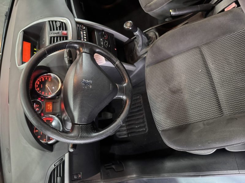 PEUGEOT 207 1.6 HDI 90 EXECUTIVE 2007