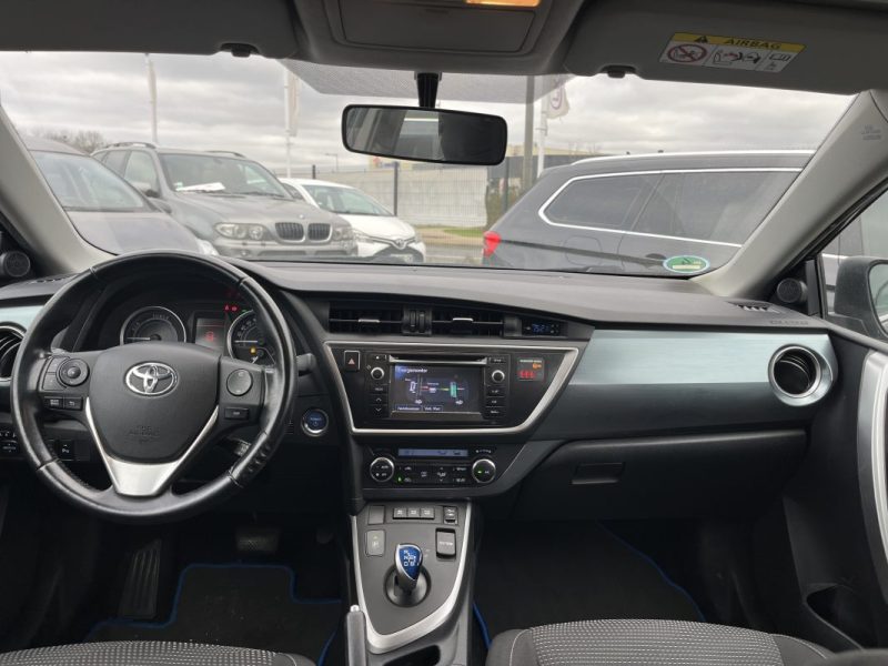 TOYOTA AURIS 1.8 HYBRID 136h DYNAMIC