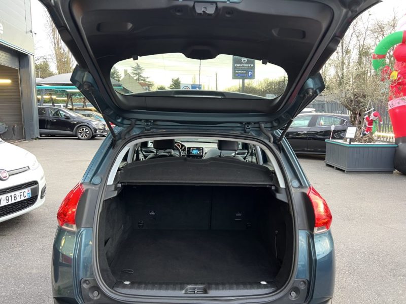 PEUGEOT 2008 URBAN CROSS 1.2 110 Cv ECRAN GPS TACTILE / CRIT AIR 1 - GARANTIE 1 AN