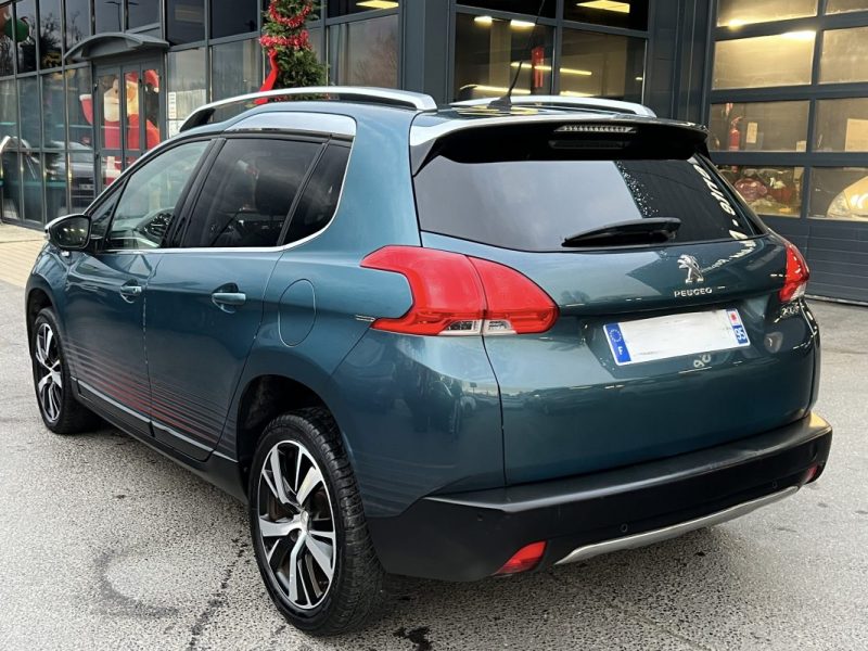 PEUGEOT 2008 URBAN CROSS 1.2 110 Cv ECRAN GPS TACTILE / CRIT AIR 1 - GARANTIE 1 AN
