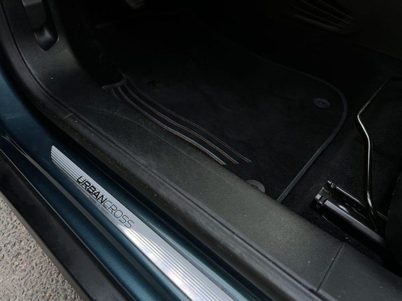 PEUGEOT 2008 URBAN CROSS 1.2 110 Cv ECRAN GPS TACTILE / CRIT AIR 1 - GARANTIE 1 AN