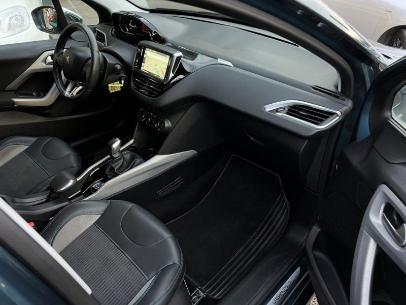 PEUGEOT 2008 URBAN CROSS 1.2 110 Cv ECRAN GPS TACTILE / CRIT AIR 1 - GARANTIE 1 AN