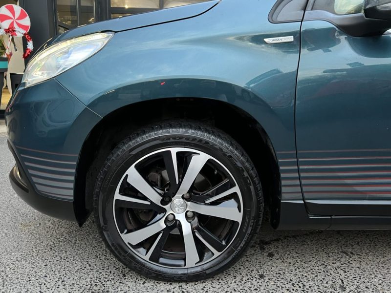 PEUGEOT 2008 URBAN CROSS 1.2 110 Cv ECRAN GPS TACTILE / CRIT AIR 1 - GARANTIE 1 AN