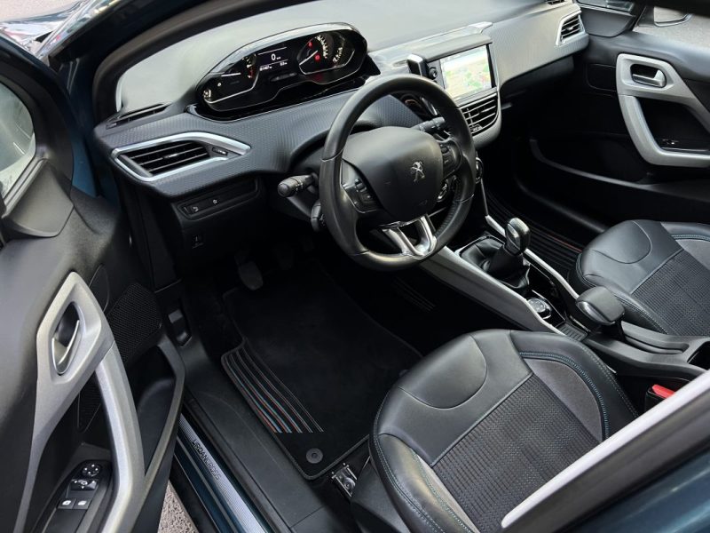 PEUGEOT 2008 URBAN CROSS 1.2 110 Cv ECRAN GPS TACTILE / CRIT AIR 1 - GARANTIE 1 AN