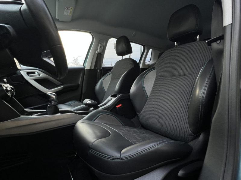 PEUGEOT 2008 URBAN CROSS 1.2 110 Cv ECRAN GPS TACTILE / CRIT AIR 1 - GARANTIE 1 AN