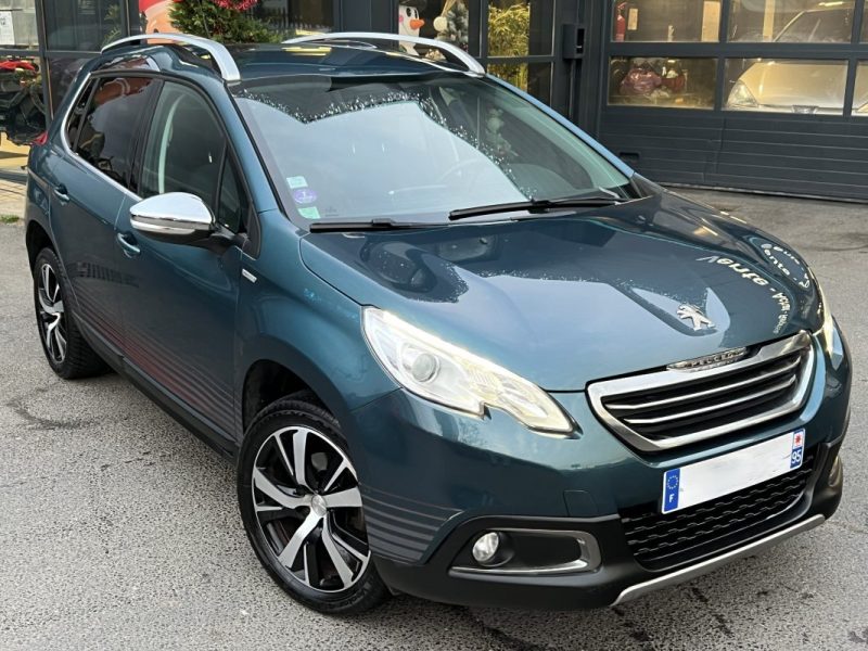 PEUGEOT 2008 URBAN CROSS 1.2 110 Cv ECRAN GPS TACTILE / CRIT AIR 1 - GARANTIE 1 AN