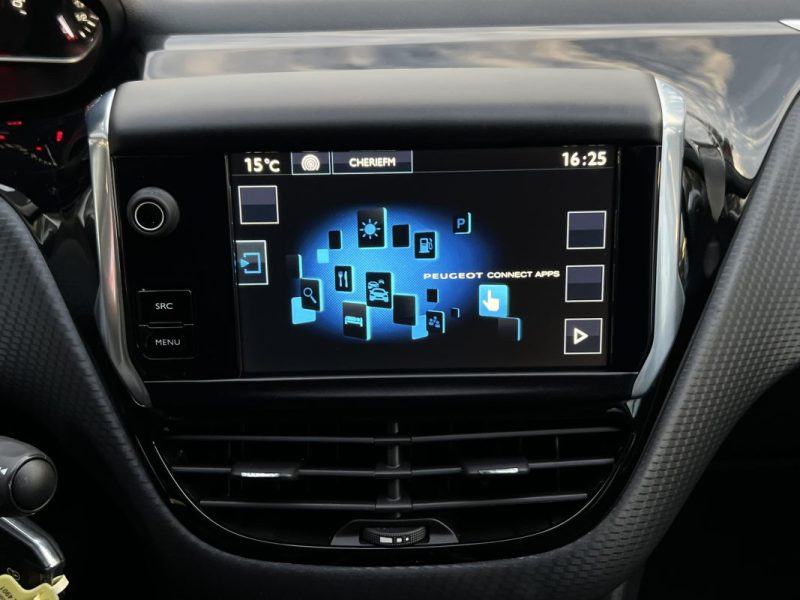 PEUGEOT 2008 URBAN CROSS 1.2 110 Cv ECRAN GPS TACTILE / CRIT AIR 1 - GARANTIE 1 AN