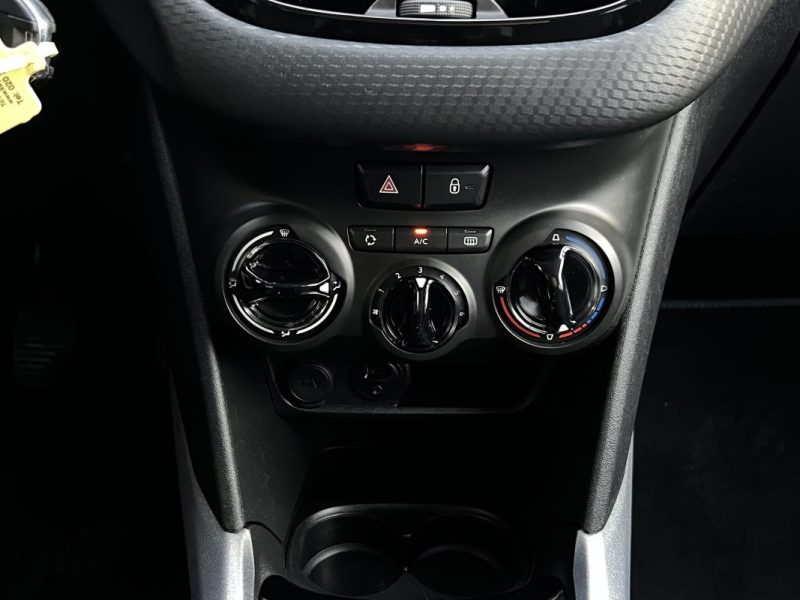 PEUGEOT 2008 URBAN CROSS 1.2 110 Cv ECRAN GPS TACTILE / CRIT AIR 1 - GARANTIE 1 AN