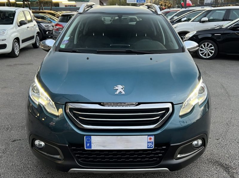PEUGEOT 2008 URBAN CROSS 1.2 110 Cv ECRAN GPS TACTILE / CRIT AIR 1 - GARANTIE 1 AN