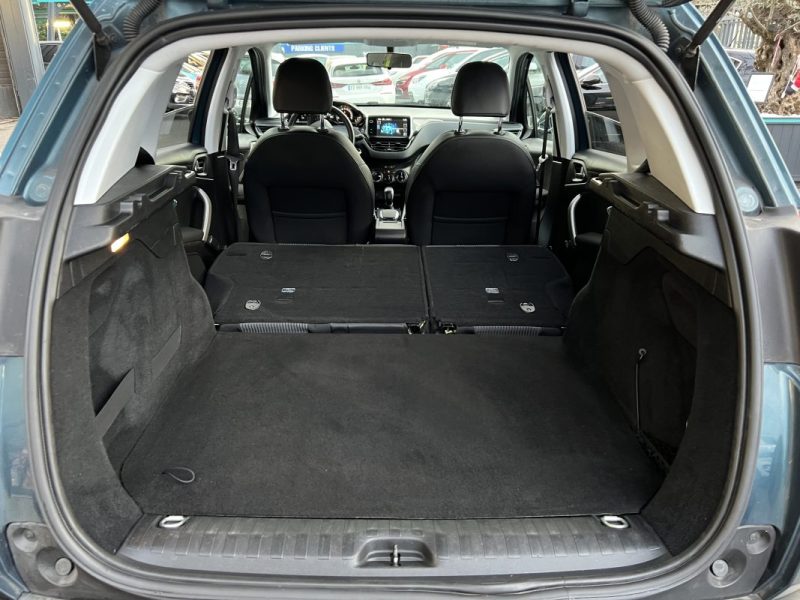 PEUGEOT 2008 URBAN CROSS 1.2 110 Cv ECRAN GPS TACTILE / CRIT AIR 1 - GARANTIE 1 AN