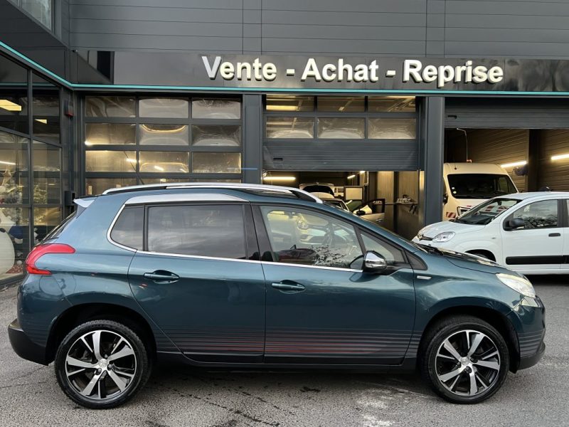 PEUGEOT 2008 URBAN CROSS 1.2 110 Cv ECRAN GPS TACTILE / CRIT AIR 1 - GARANTIE 1 AN