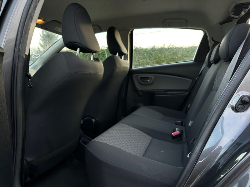 TOYOTA YARIS 100 VVT-I LOUNGE 5P 2015