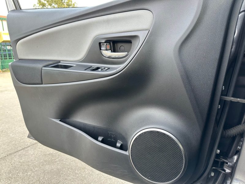 TOYOTA YARIS 100 VVT-I LOUNGE 5P 2015