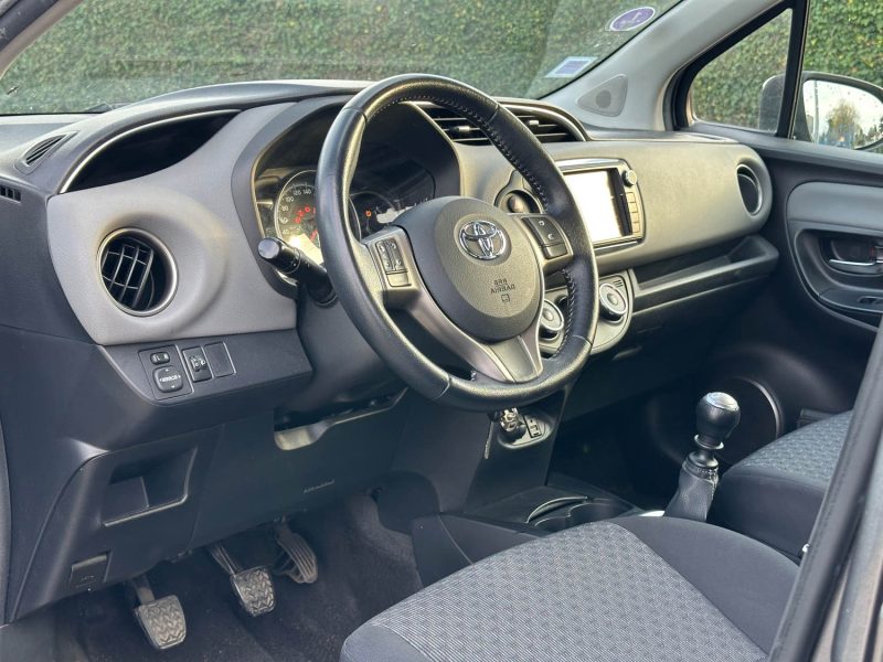 TOYOTA YARIS 100 VVT-I LOUNGE 5P 2015
