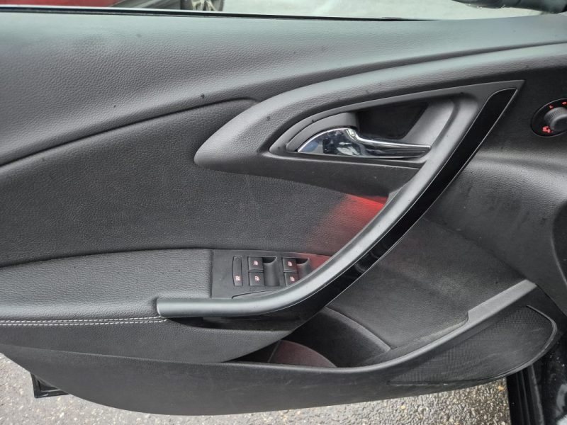 OPEL ASTRA 1.6 CDTI 136 CH START/STOP ECOFLEX COSMO 2015