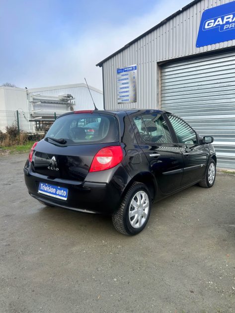 RENAULT CLIO 75CH 2008