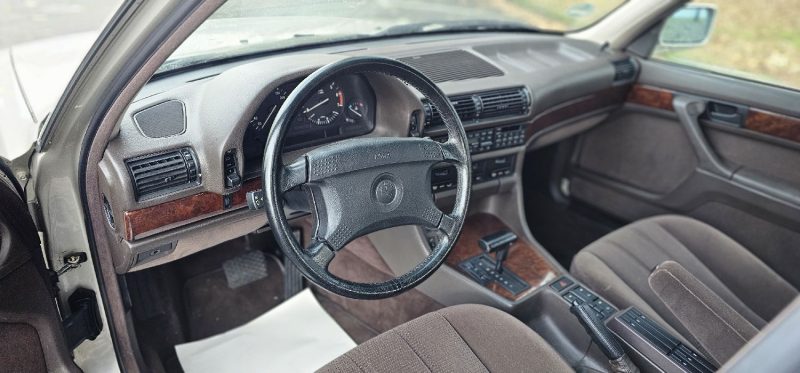 BMW  750I (E32) 5.0I V12 300CV BA ( ETAT COLLECTION )