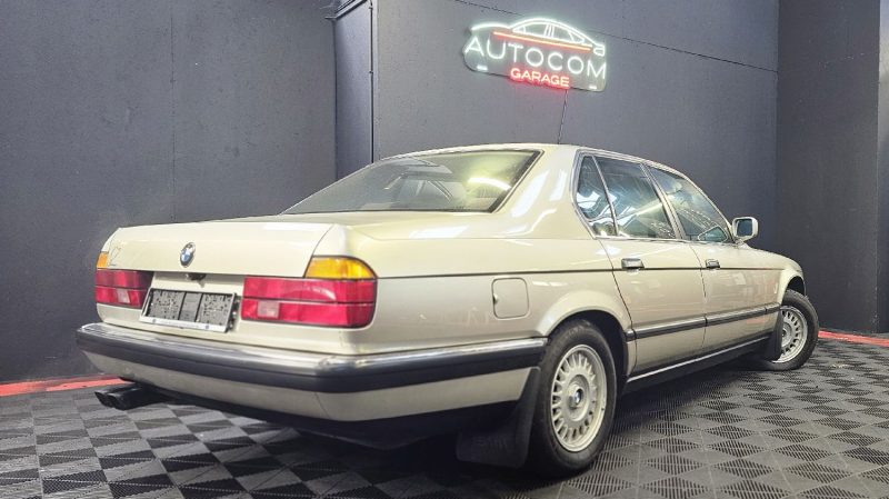 BMW  750I (E32) 5.0I V12 300CV BA ( ETAT COLLECTION )