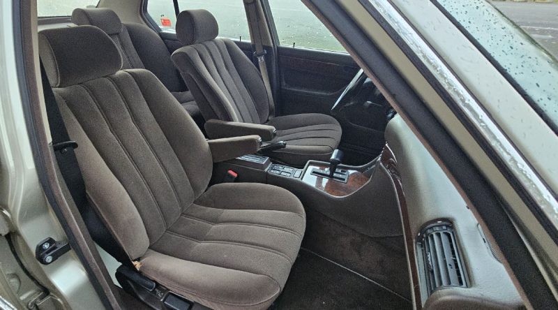 BMW  750I (E32) 5.0I V12 300CV BA ( ETAT COLLECTION )