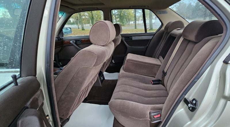 BMW  750I (E32) 5.0I V12 300CV BA ( ETAT COLLECTION )