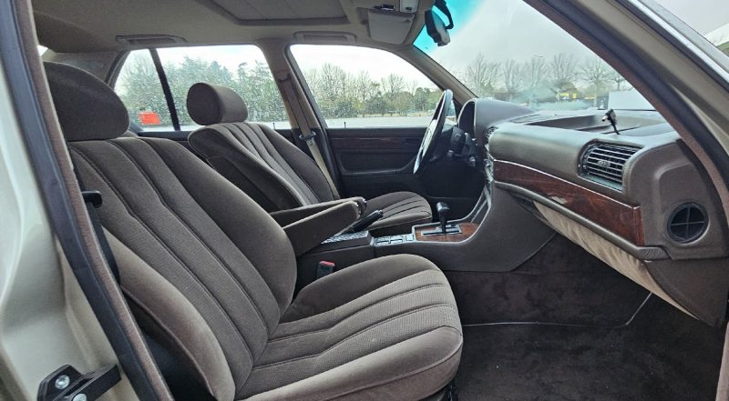 BMW  750I (E32) 5.0I V12 300CV BA ( ETAT COLLECTION )